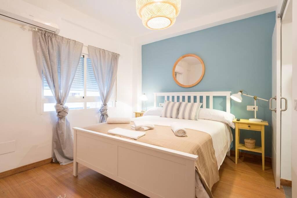 Tgh/ Malaga Centro Con Parking Daire Dış mekan fotoğraf